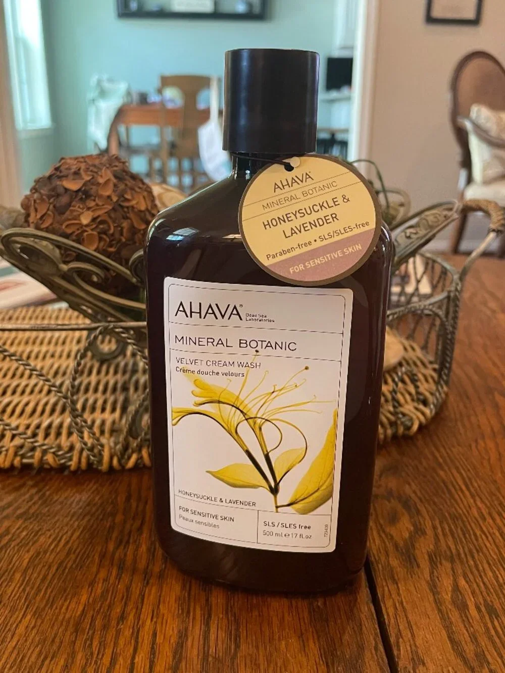 New AHAVA Mineral Botanic Velvet Cream Wash - Honeysuckle & Lavender 17 oz/500 m